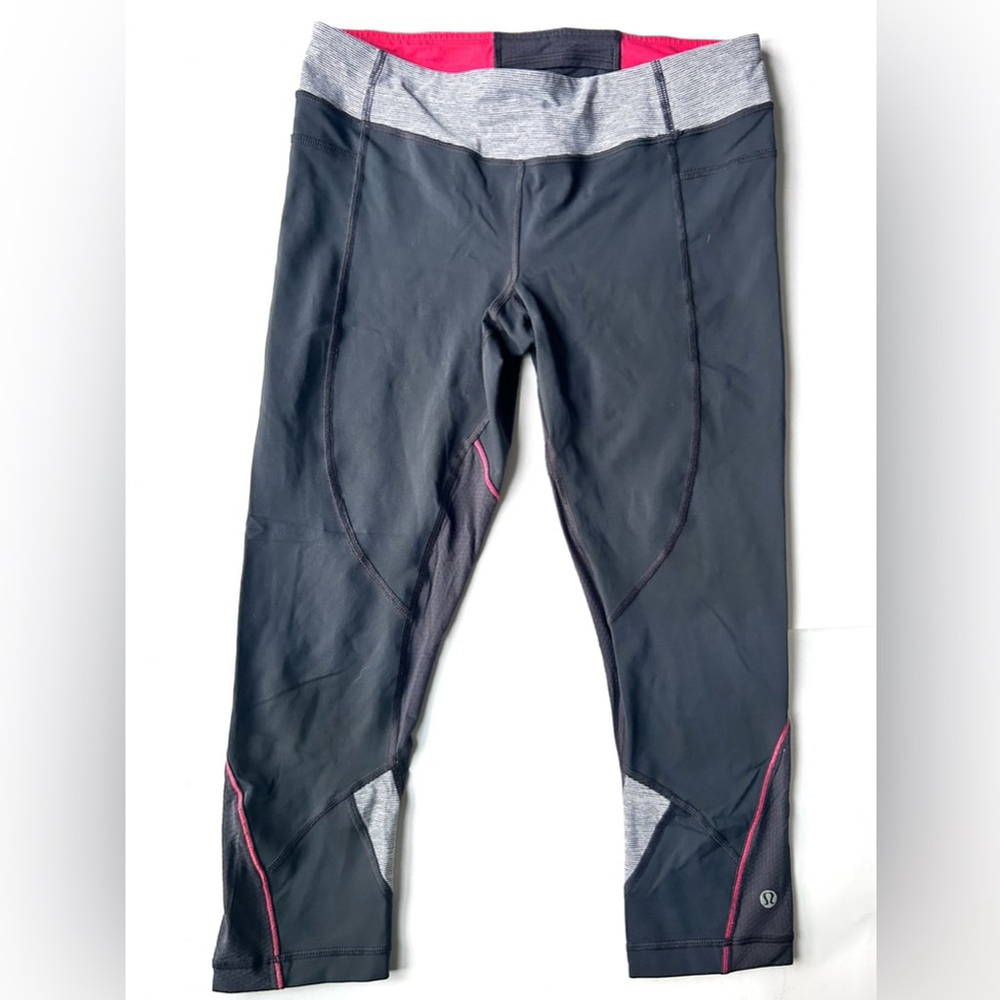 Lululemon 8 Gray/Pink Cropped 7/8
Leggings Skinny Running Workout 
Pants